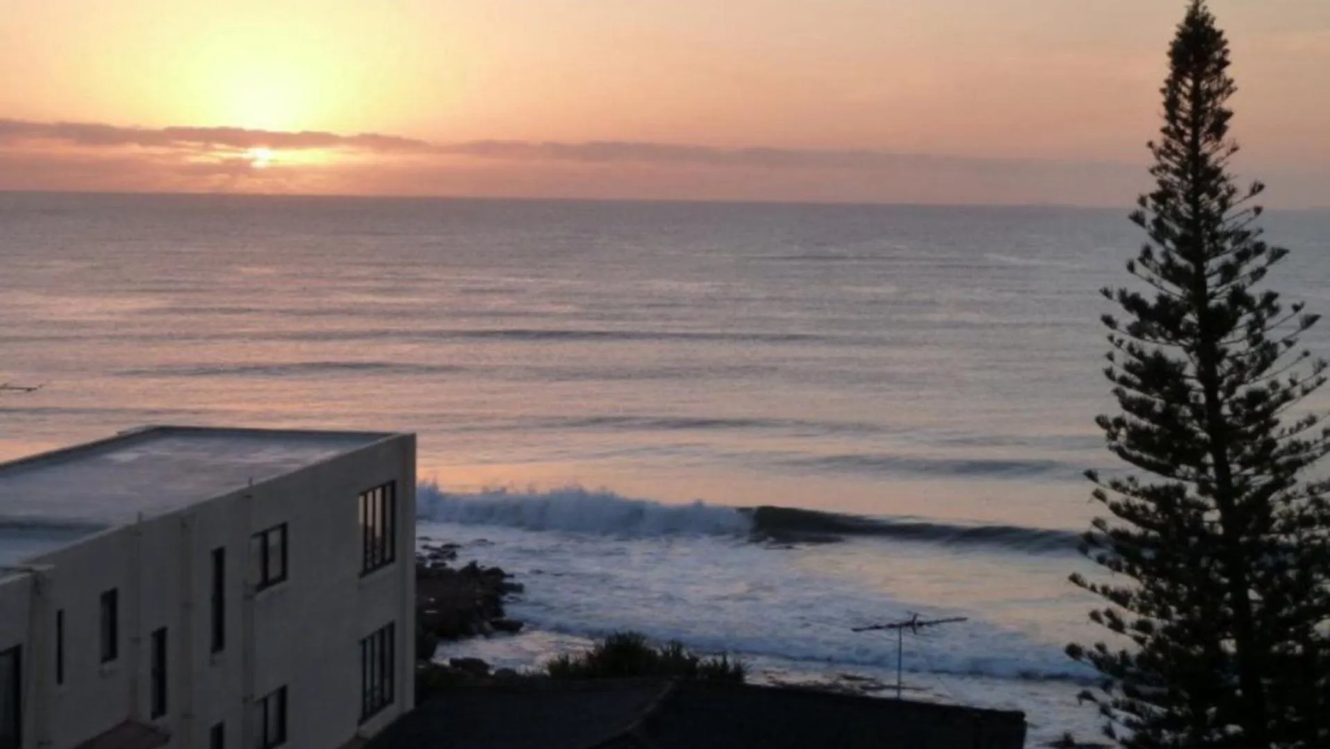 Unit 5 Sanctuary Shores, Kings Beach - Free Wifi! 卡伦德拉
