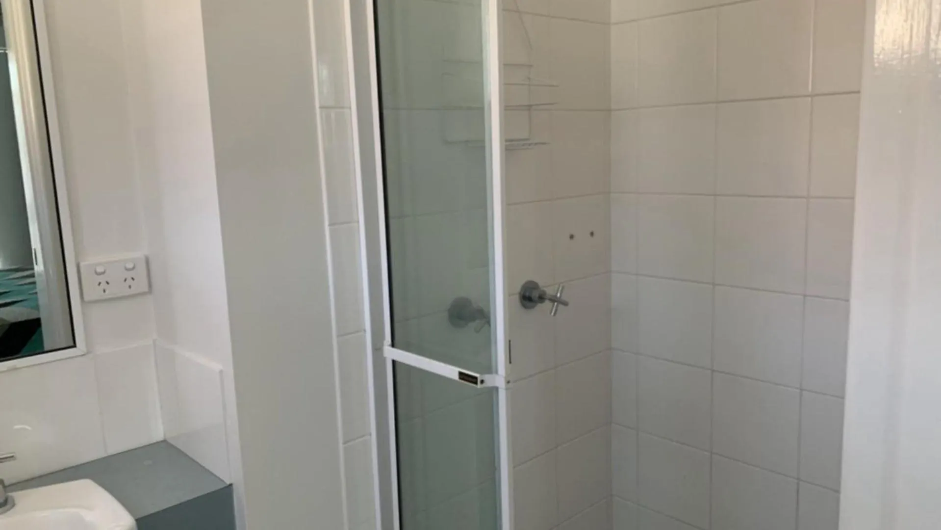 Unit 5 Sanctuary Shores, Kings Beach - Free Wifi! Caloundra 0*,  Australia